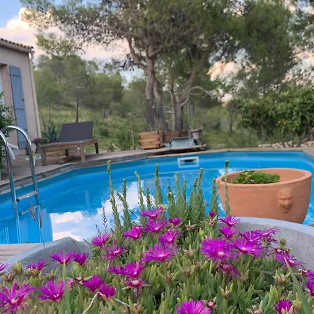 Villa En Bordure De Colline*piscine*clim*netflix *